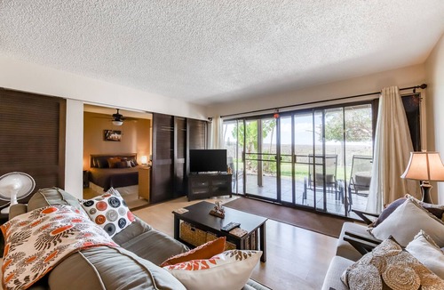Maunaloa Condo | Ground-Floor Condo w/Ocean View, Lanai, Shared Pool/Hot Tub - Walk to Beach