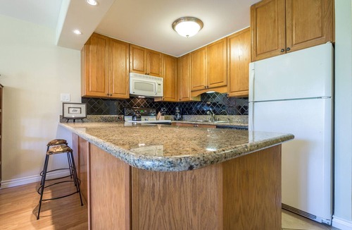 Kihei Condo | GROUND FLOOR CONVENIENCE-BEAUTIFUL OCEAN/GARDEN VIEWS-AC-METICULOUS CLEANING