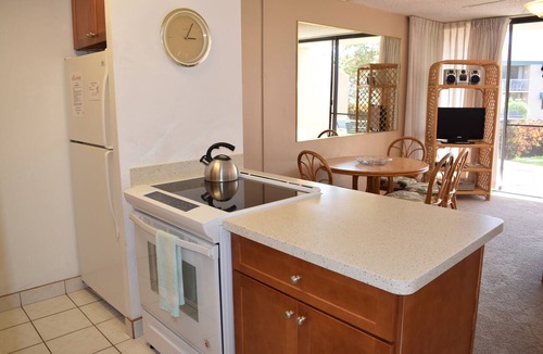Kihei Condo | Ground Floor, Corner Condo with Convenient Location