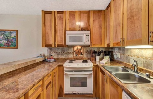 Kihei Condo | Ground Floor w/Tropical Décor–Kamaole Sands
