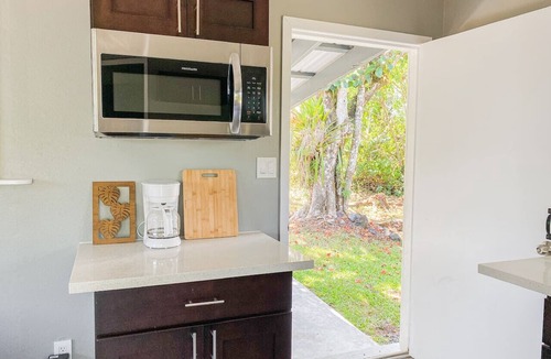 Keaau House | Hale Hialoa: Surf, Relax, Explore, Unwind