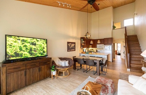 Kihei Condo | Hale Kamaole 311 Third floor condo, easy access to best beach on Maui!