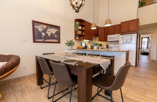Kihei Condo | Hale Kamaole 311 Third floor condo, easy access to best beach on Maui!