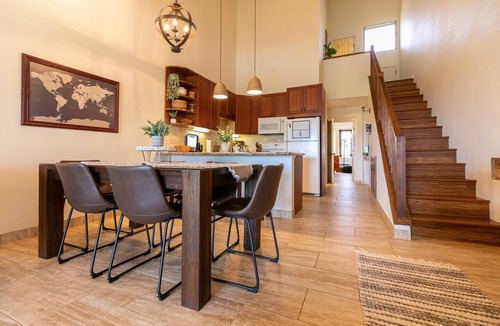 Kihei Condo | Hale Kamaole 311 Third floor condo, easy access to best beach on Maui!