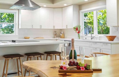 Princeville House | Hale Namakeha! New Modern Home, Stylish Design +AC