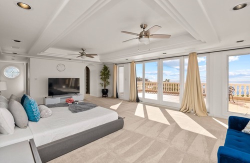 Hawaii Loa Ridge House | Hawaii Ridge Getaway: Luxury Home w/ Pool, Spa, Sport Court & Diamond Head Views