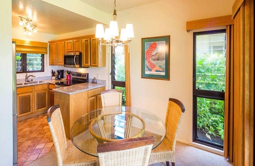 Lihue Condo | Hawaii Style w/Lawn off Lanai, Full Kitchen, WiFi, Ceiling Fans, DVD–Kaha Lani 111