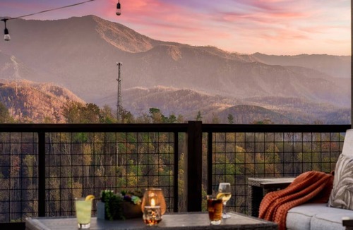 Chalet Village North Ski Chalet | Heated Pool - Views - Games - Hot Tub - EV Charger