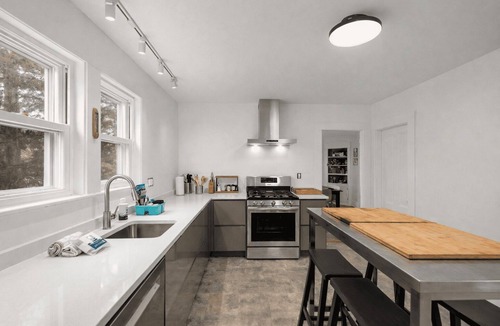 Gloucester House | Helena House: Charming and serene, close to Plum Cove Beach