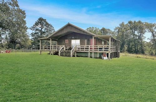 Elkins Cabin | Henbest Cabin Ozark National Park -Millcreek