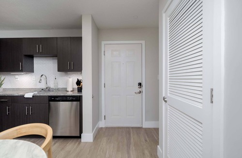Tuscaloosa Condo | High Cotton - 3BR,3BA Condo Near UA with Pool & Gym