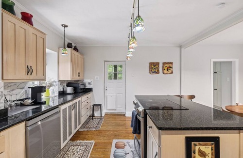 Valley Run House | Historic 4BR/3.5BA Home near Villanova — Private Garden & Peaceful Stay