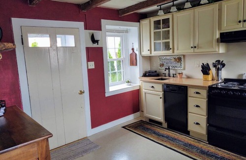 Ephrata House | Historic Farmhouse on 44 acres