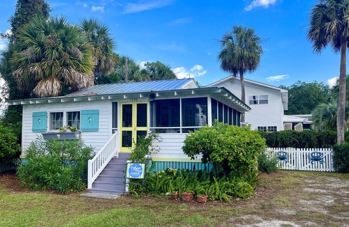 Savannah Beach Cottage | Historic + Renovated Cottage Voted 'Most Quaint on Tybee' by Tybee Cottages