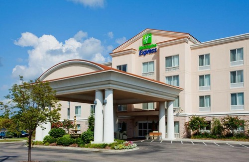 Kannapolis Hotel | Holiday Inn Express Hotel & Suites - Concord by IHG