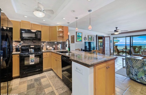 Kahana Condo | 🌺 Hololani Penthouse MAUI Oceanfront 🐋