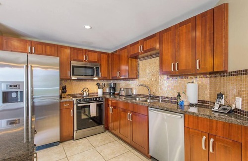 Kaanapali Condo | Honua Kai | Ocean View Studio Sleeps 4 | Car Incl. w/6+ Nights | HKH-323 by KBM