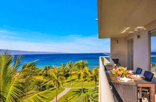 Kaanapali Apartment | Honua Kai Villas Ocean View 8 BR Sleeps 26 Great for Families Complimentary Car with 6 Nights HKH ML-3095 by KBM