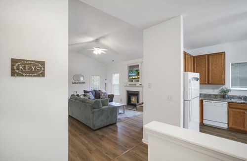 Walnut Creek House | Hot Tub|Arcade Games|Newly Renovated!