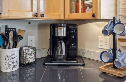 Gatlinburg Cottage | Hot Tub, Zero Stairs, Walk to Gatlinburg, Dogs OK