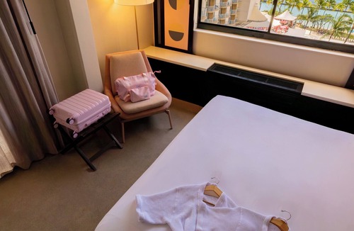 Waikiki Hotel | Hotel Renew