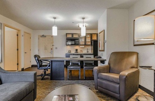 Huntsville Hotel | Ideal Mix of Comfort and Value! Pet-Friendly, Close to Sherwood Park