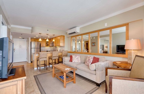 Waikiki Condo | Ilikai 1639 Ocean/Sunset/Marina Views - King Bed - Steps to Lagoon and Beach