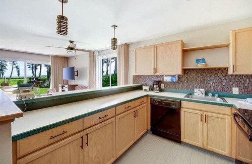 Kapaa House | Inviting Ocean View Condo Pono Kai Resort G104