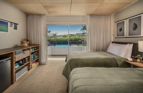 Historic Kailua Village Hotel | Island Base w/Pool, Daily Yoga & Urban Bikes – Relax or Adventure Freely