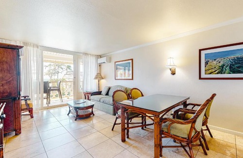 Wailua Hotel | Islander on the Beach 308