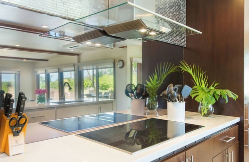 Kahala House | Kahala Beachfront Estate Home with 2 Pools, Hot Tub and Tennis Court