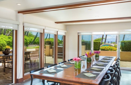 Kahala House | Kahala Beachfront Estate Home with 2 Pools, Hot Tub and Tennis Court