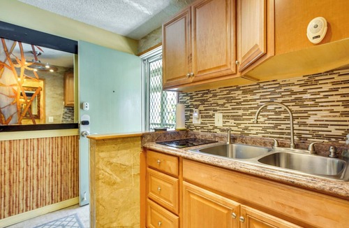 Historic Kailua Village Apartment | Kailua-kona Group Getaway: 5-unit Bundle!