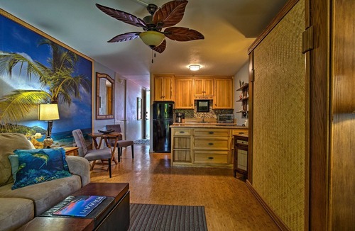 Historic Kailua Village Apartment | Kailua Studio w/Pool Access & Garden Views!