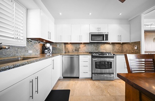 Diamond Head - Kapahulu - St. Louis Condo | Kaimana Shores Getaway by Gather: Gold Coast Condo w/Diamond Head & Ocean Views