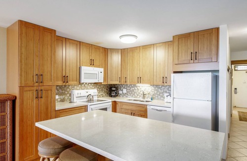 Kihei Condo | Kamaole Sands 4-306 - Steps to Kamaole III Beach - Split AC + Pool + King Bed