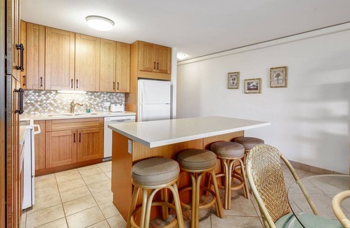 Kihei Condo | Kamaole Sands 4-306 - Steps to Kamaole III Beach - Split AC + Pool + King Bed