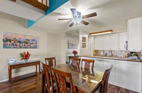 Kihei Condo | Kamaole Sands 7-406 - Courtyard and Ocean Views - Stunning Renovation - Split AC