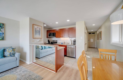 Wailua Condo | Kapaa Shore Resort C227, Oceanfront, End-Unit, Washer/Dryer, Bike Path