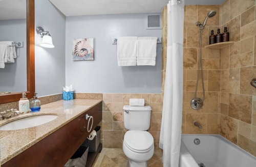 Hanamaulu Hotel | Kauai Beach Resort Ocean View | Pools, Waterslide, Hot Tub, Spa, King Bed, AC
