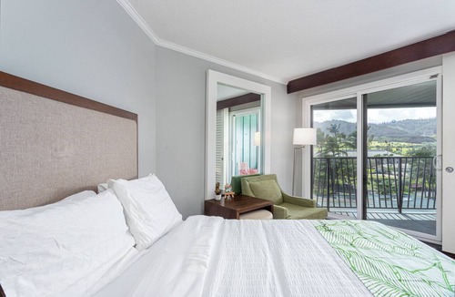 Hanamaulu Resort | Kauai Oceanfront Resort w/4 Pools, Slide & Spa