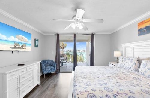 Meadows House | Key West Downtown Waterfront, sleeps 8, Dock & Pool Pet-Friendly