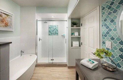 Bahama Village Resort | Key West Studio Charming resort with WiFi, AC, fitness room