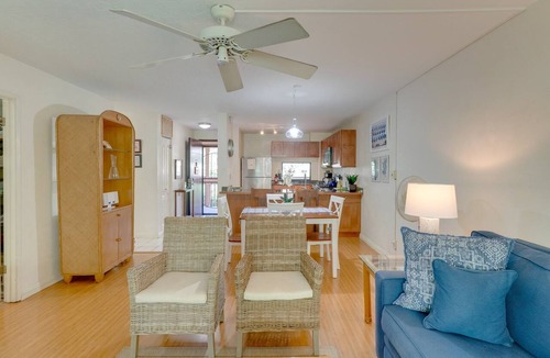 Kihei Condo | Kihei Akahi #B-203 Second Floor, Steps from Kamaole Beach, A/C Throughout