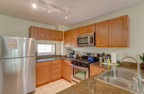 Kihei Condo | Kihei Akahi #B-203 Second Floor, Steps from Kamaole Beach, A/C Throughout