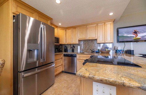 Kihei Condo | Kihei Beach Unit 204 Oceanfront Great Views Sugar Beach West Maui Mountains