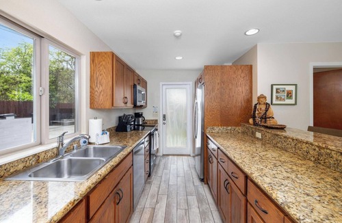 Kailua-Kona House | Kona Bliss. Immerse yourself in tropical tranquility. Short walk to beach.