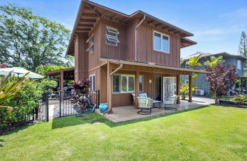 Kailua-Kona House | Kona Bliss. Immerse yourself in tropical tranquility. Short walk to beach.