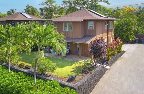 Kailua-Kona House | Kona Bliss. Immerse yourself in tropical tranquility. Short walk to beach.