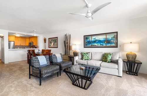 Kailua-Kona Condo | Kona By the Sea #302 Oceanfront 2-Bedroom Retreat with Central A/C